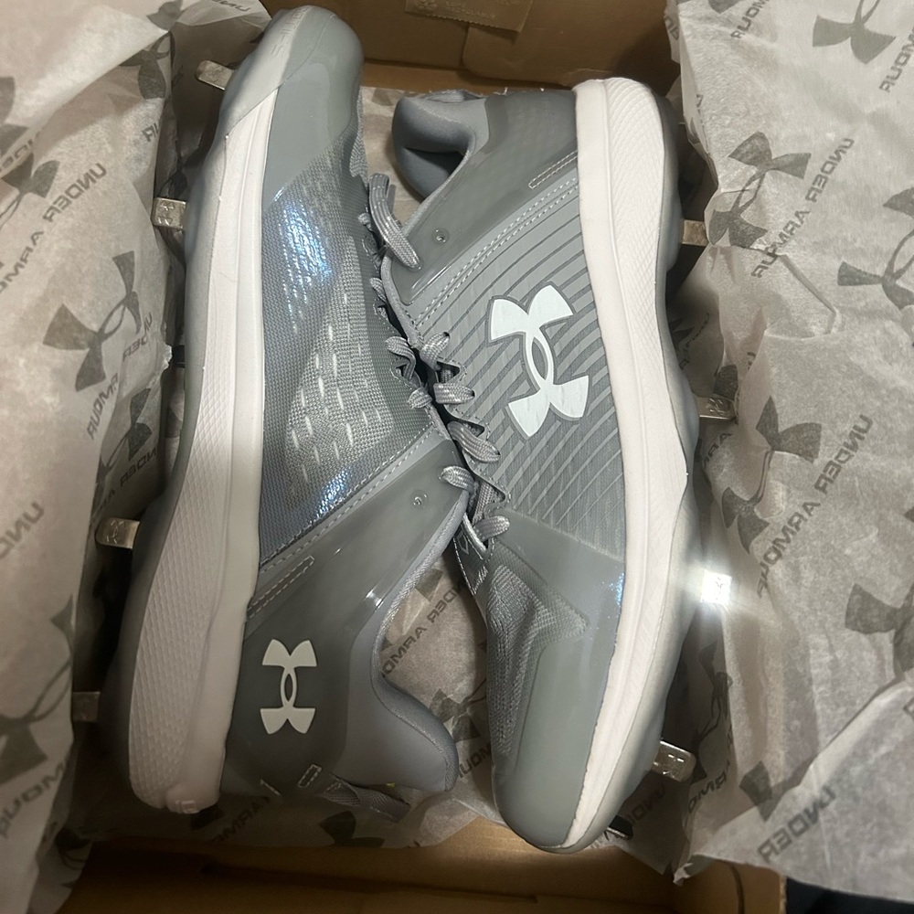 Brand New Under Armour Yard Low MT Men’s 10.5 $70 OBO